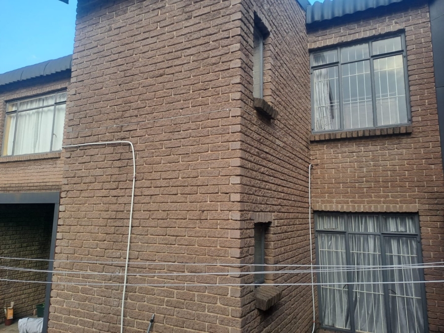 To Let 2 Bedroom Property for Rent in Pellissier Free State